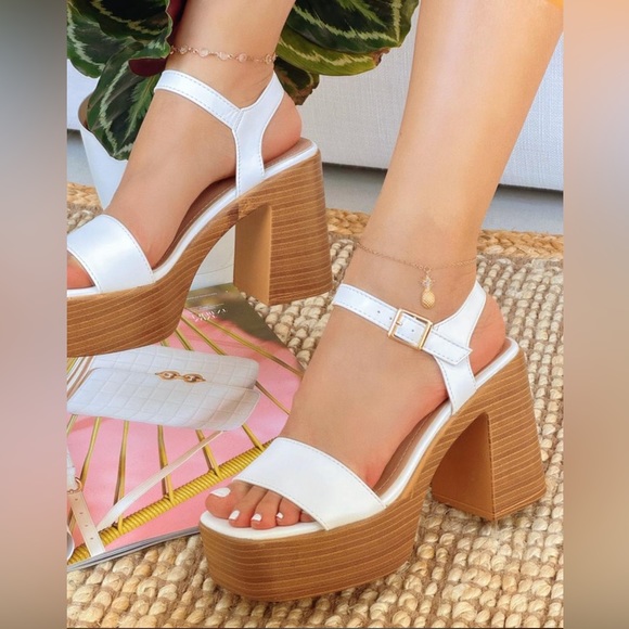Shoes - White heeled sandals